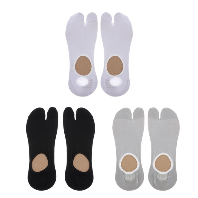 calcetines tabi sunnimix flip flop 2 dedos para hombre 3 pares multicolor — tres pares mostrados frontalmente con abertura en el talón (blanco, negro y gris); diseño dividido para separar el dedo gordo, tejido de algodón transpirable y gran elasticidad, aptos para usar con sandalias o zapatillas; también son adecuados como calcetín invisible para uso diario.