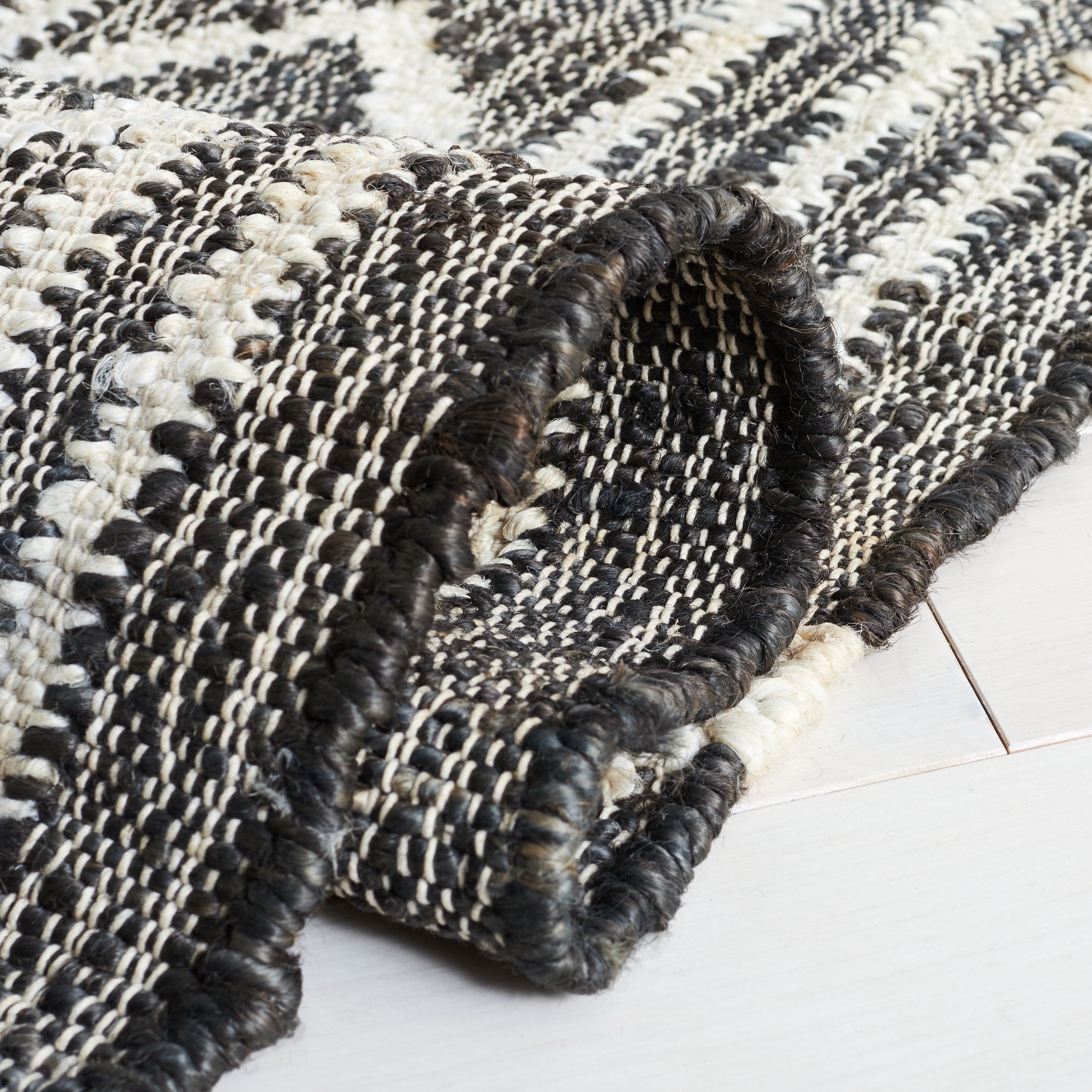 SAFAVIEH Natural Fiber Natalie Geometric Area Rug, Black/Ivory, 8' x 10'