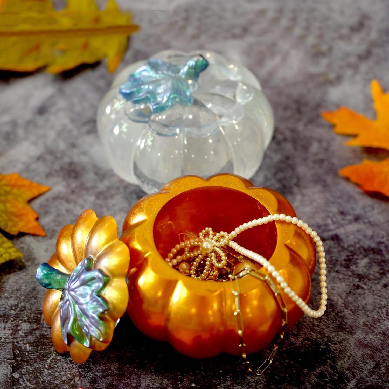 1PC Pumpkin Storage Box Silicone Mold, Pumpkin Shape Crystal Epoxy Mold with Lid, Epoxy Resin Jewelry Container Mold, Suitable for Halloween, Party, DIY, Crafts, Home Decoration