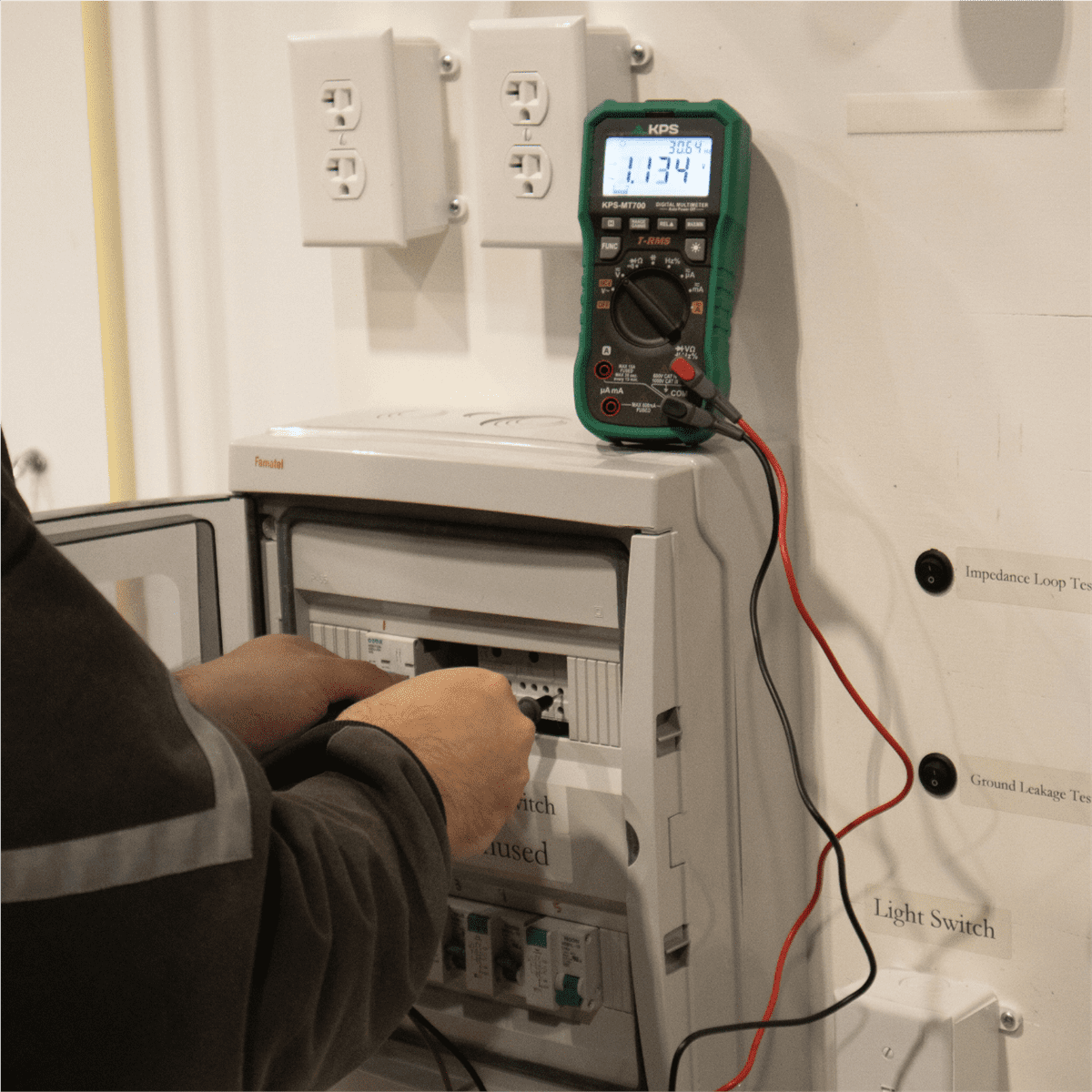 KPS by Power Probe KPSMT700 TRMS Digital Multimeter