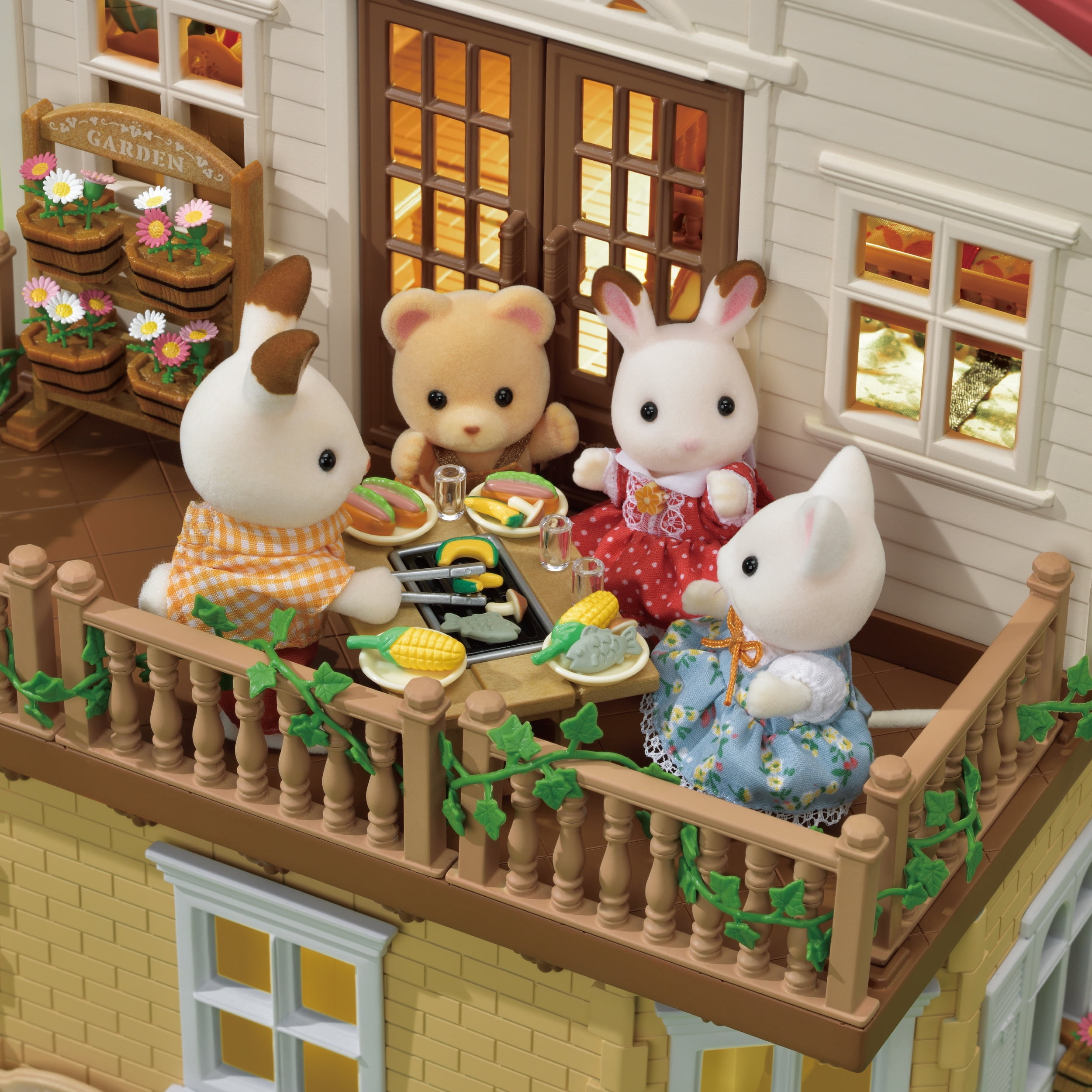 Calico Critters Red Roof Grand Mansion Gift Set, Dollhouse Playset with 3 Figures, Furniture, Vehicle and Accessories