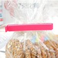 thumbnail image 3 of Juego de 40 clips de plástico para sellar bolsas de alimentos y refrigerios (4,3"), 3 of 5