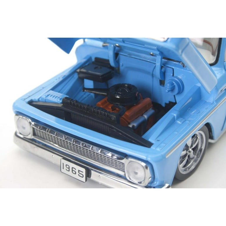 Sun Star 1965 Chevrolet C-10 Pickup, Green, 1:18 Scale