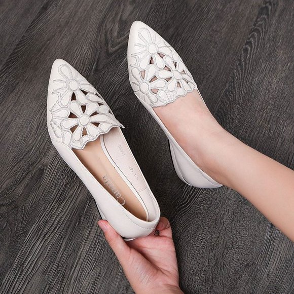 Hollow Embroider Single Shoes for Women Autumn Vintage Soft Leather Women Heeled Shoes Soft Sole Work Office Ladies Casual Pumps