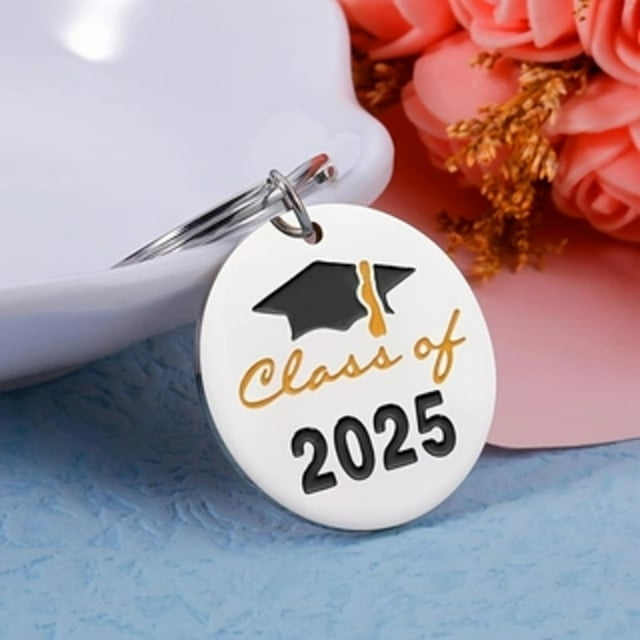 Fiudx Llavero de Graduación, Diseño Grabado de Acero Inoxidable, Birrete de Graduación y Dije de Año, Perfecto para Llaves o Bolsos, Regalo Ideal para Estudiantes, Profesores y Enfermeras, Tamaño de