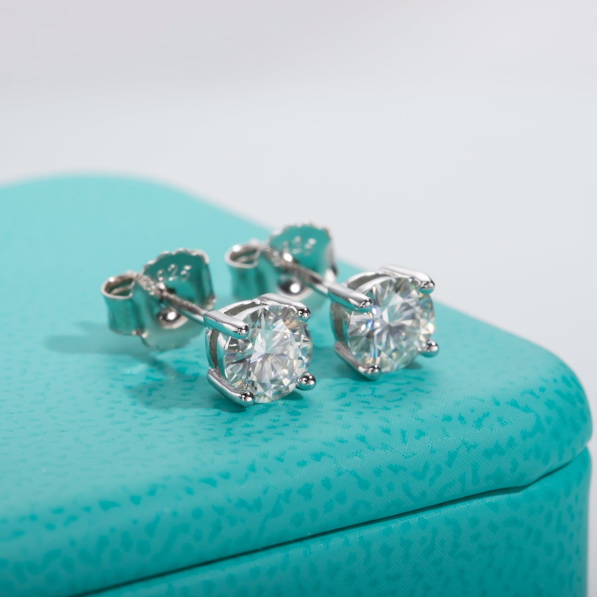 AnuClub 4mm Moissanite Stud Earrings 0.3 Carat D Color VVS1 Lab Created Diamond Earrings S925 Sterling Silver Earrings for Women