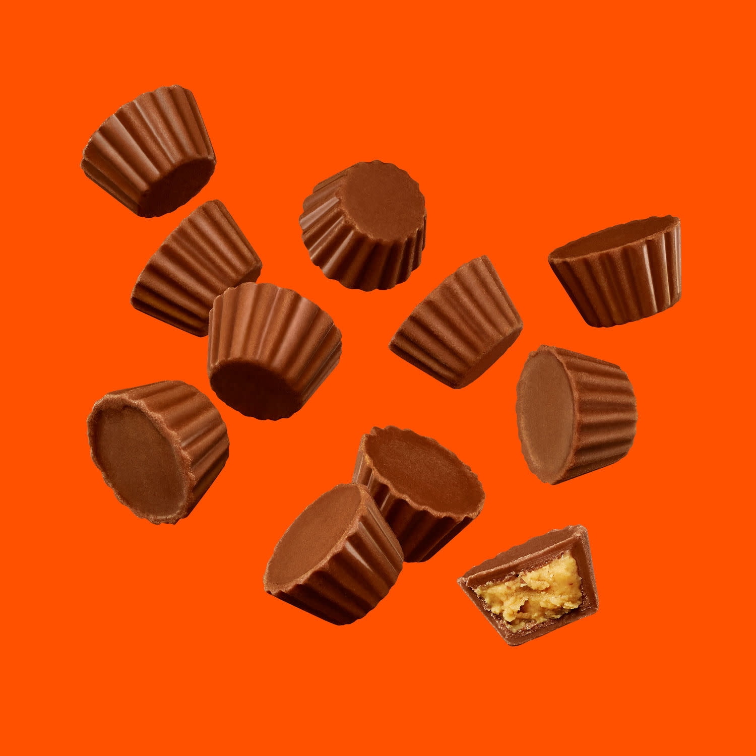 Reese's Minis Unwrapped Chocolate Peanut Butter Creme Cups Candy, Bag 7.6 oz
