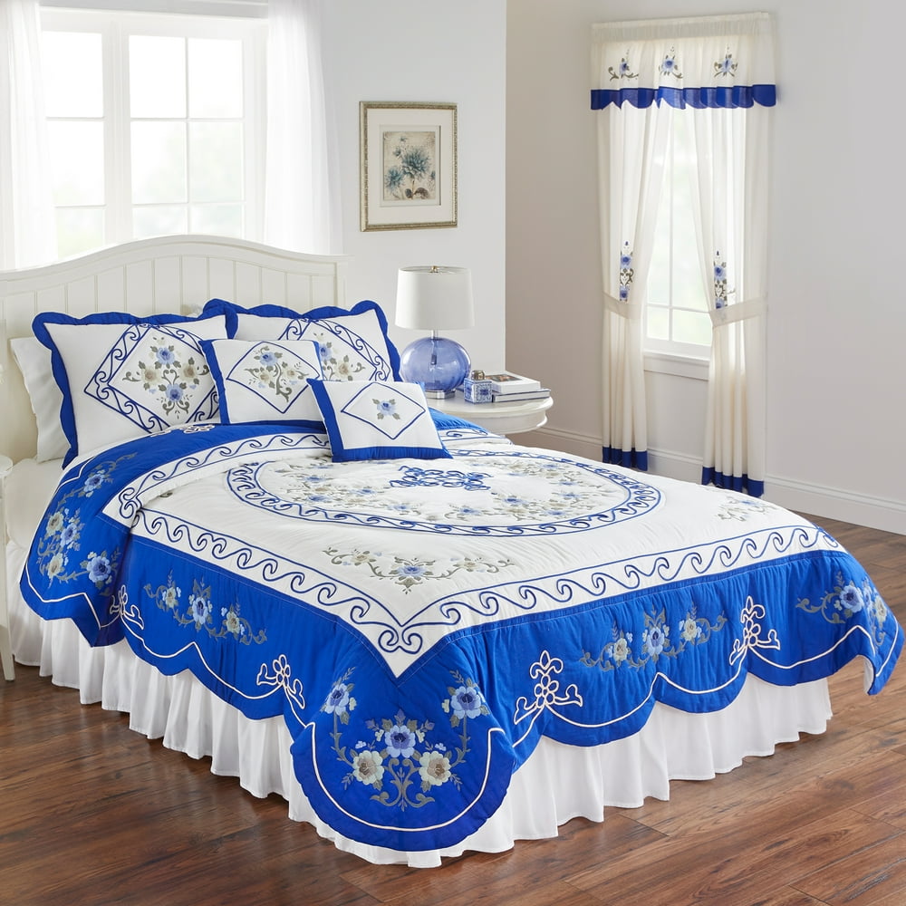 BrylaneHome Ava Oversized Embroidered Cotton Quilt Full/Queen, Cobalt