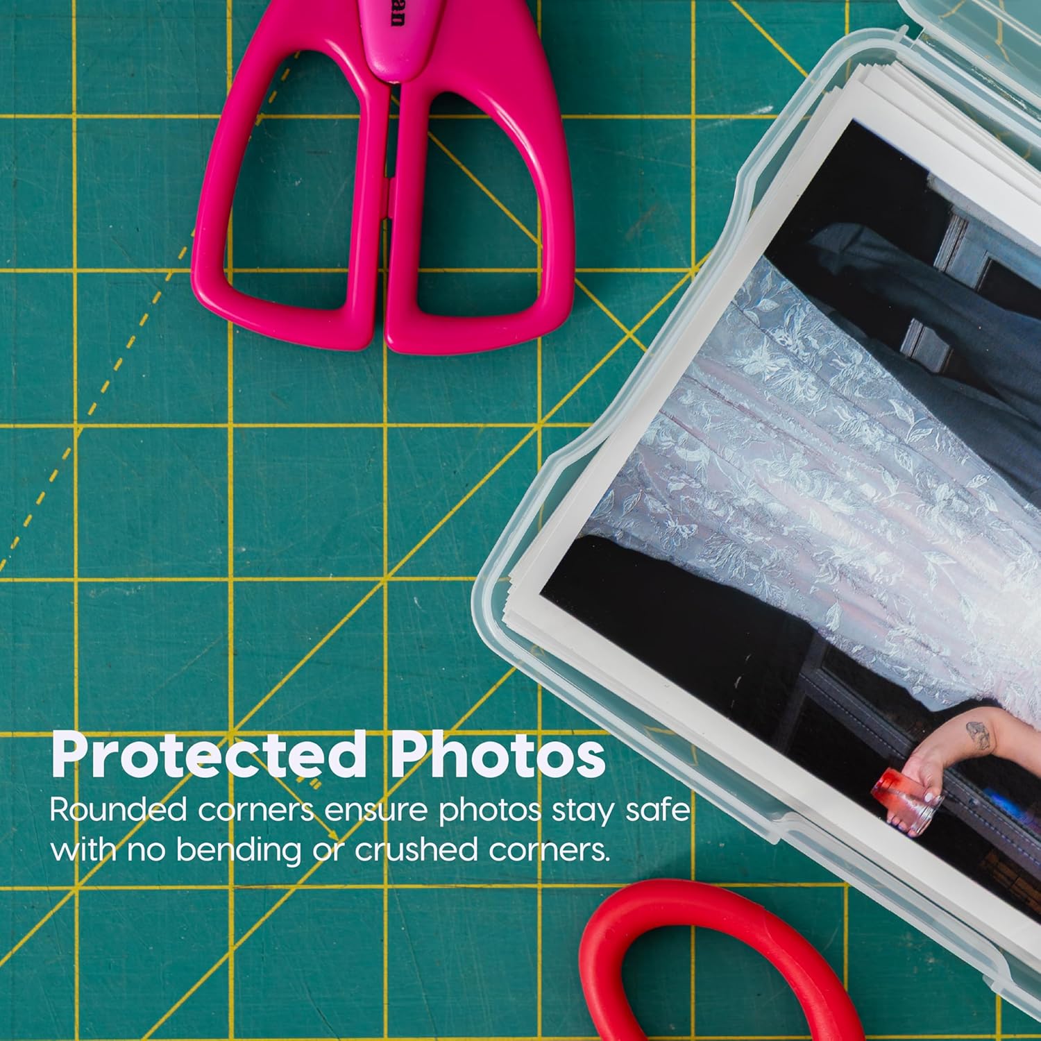 IRIS Photo Storage Case with 16 Inner 4" x 6" Picture Holders, Black, Opaque Organizer with Handle for Photos