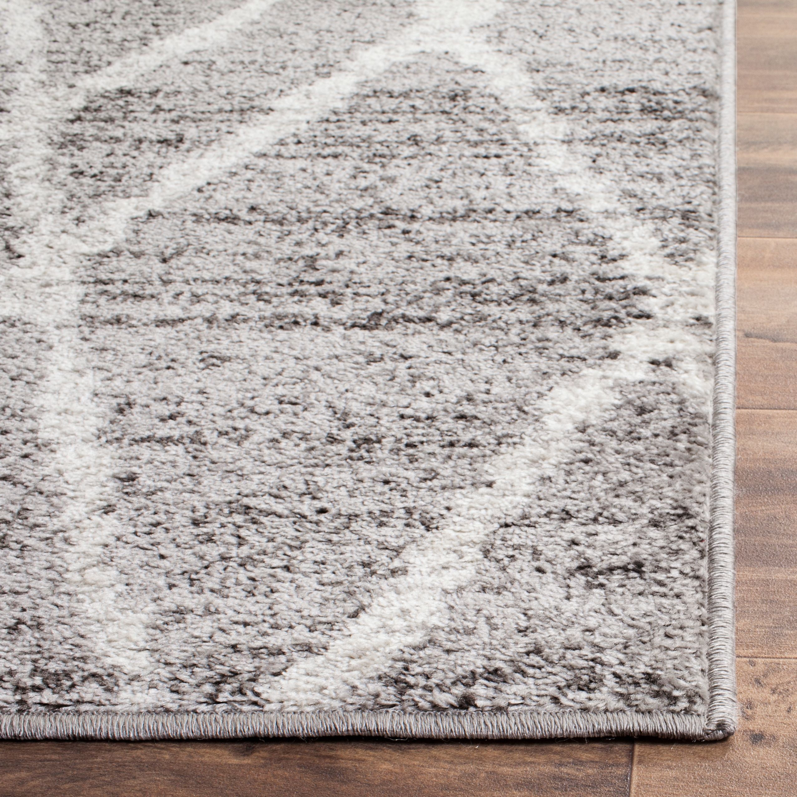 SAFAVIEH Adirondack Cody Geometric Area Rug, Ivory/Silver, 8' x 8' Square