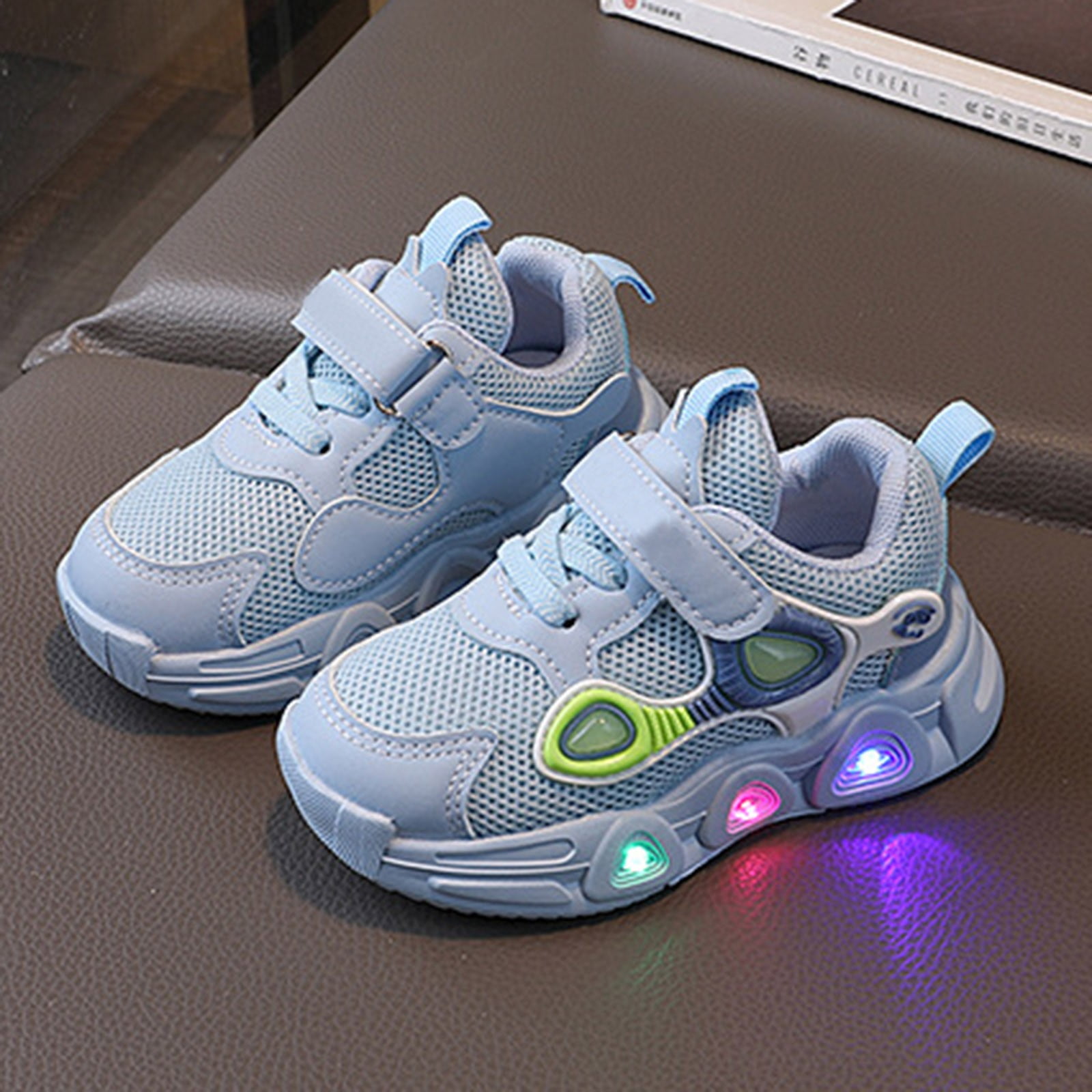 Sngxgn Toddler Boys Girls Light Up Shoes Flashing