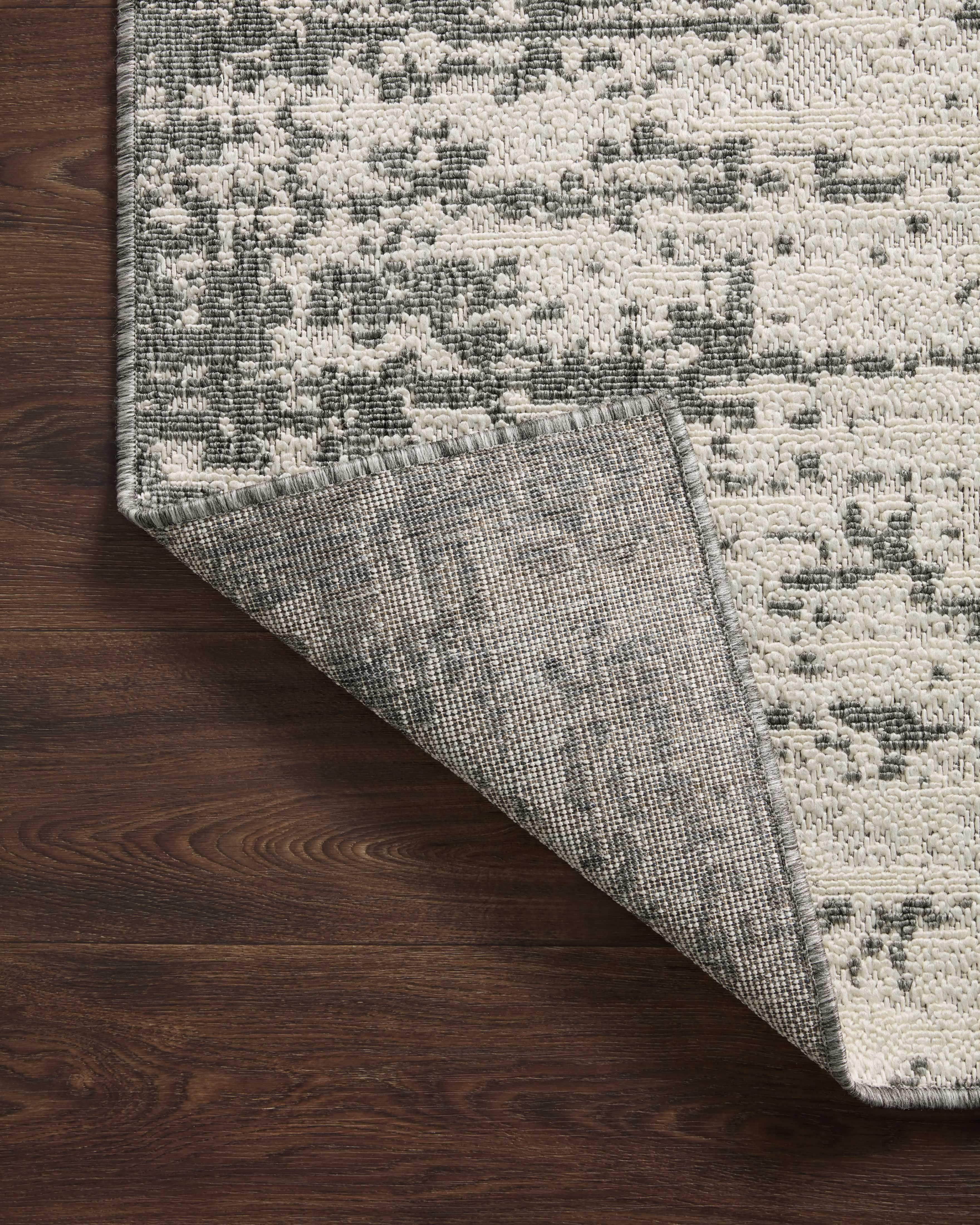 Indoor Outdoor Loloi Rainier Ivory / Grey 5'-3" x 7'-7" Area Rug