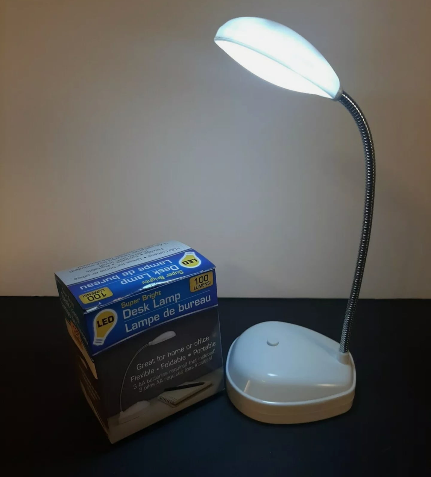 White Super Bright LED Desk Lamp 100 Lumens Flexible Foldable Battery Operated