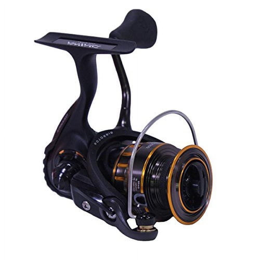 Daiwa BG 4500 Black & Gold Series Spinning Light Saltwater Reel