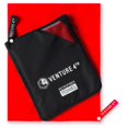 thumbnail image 1 of Toalla grande VENTURE 4TH de microfibra de secado rápido, roja y blanca, 80 x 152 cm, 1 of 7