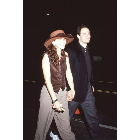Julia Roberts In Brown Vest With Wide Tan Pants With Alan Greisman Photo Print (8 x 10) - Item # CPA3901