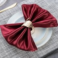 thumbnail image 5 of Juego de 8 servilleteros con forma de hoja dorada, material metálico. Los servilleteros con diseño dorado se ven más elegantes y sofisticados., 5 of 5
