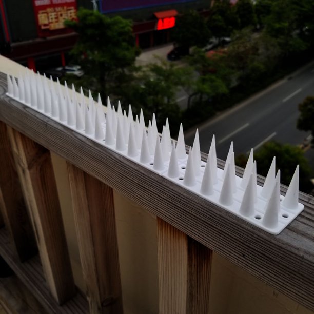 Paquete de 2 picos de plástico para pájaros, palomas, ardillas, mapaches y gatos. Fácil instalación, picos disuasorios para pájaros, uso para balcón, patio, techo exterior (blanco, 45 × 4,5 × 3,5 cm)