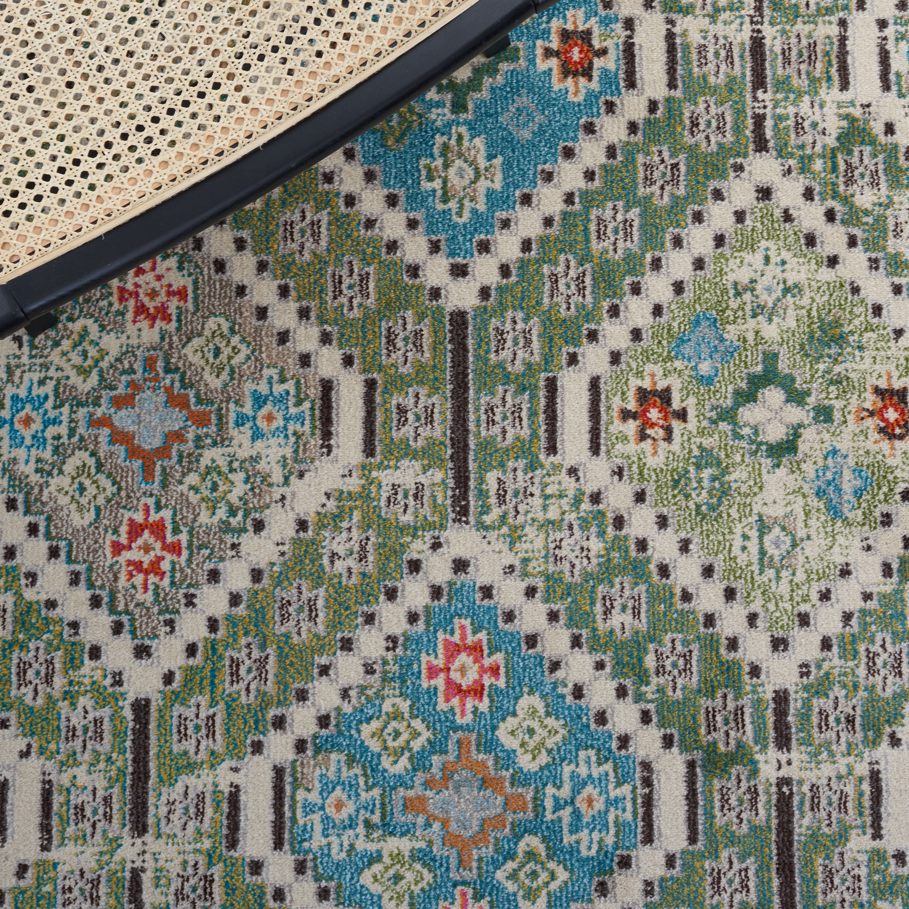 SAFAVIEH Madison Lanford Southwestern Area Rug, Green/Beige, 6'7" x 6'7" Round