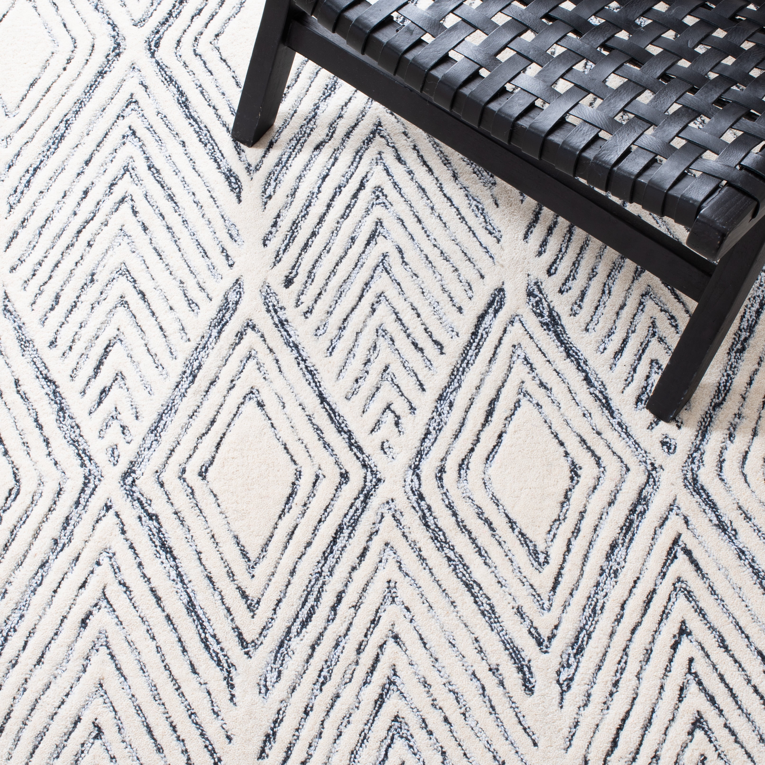 SAFAVIEH Abstract Jeneka Geometric Runner Rug, Ivory/Charcoal, 2'3" x 8'