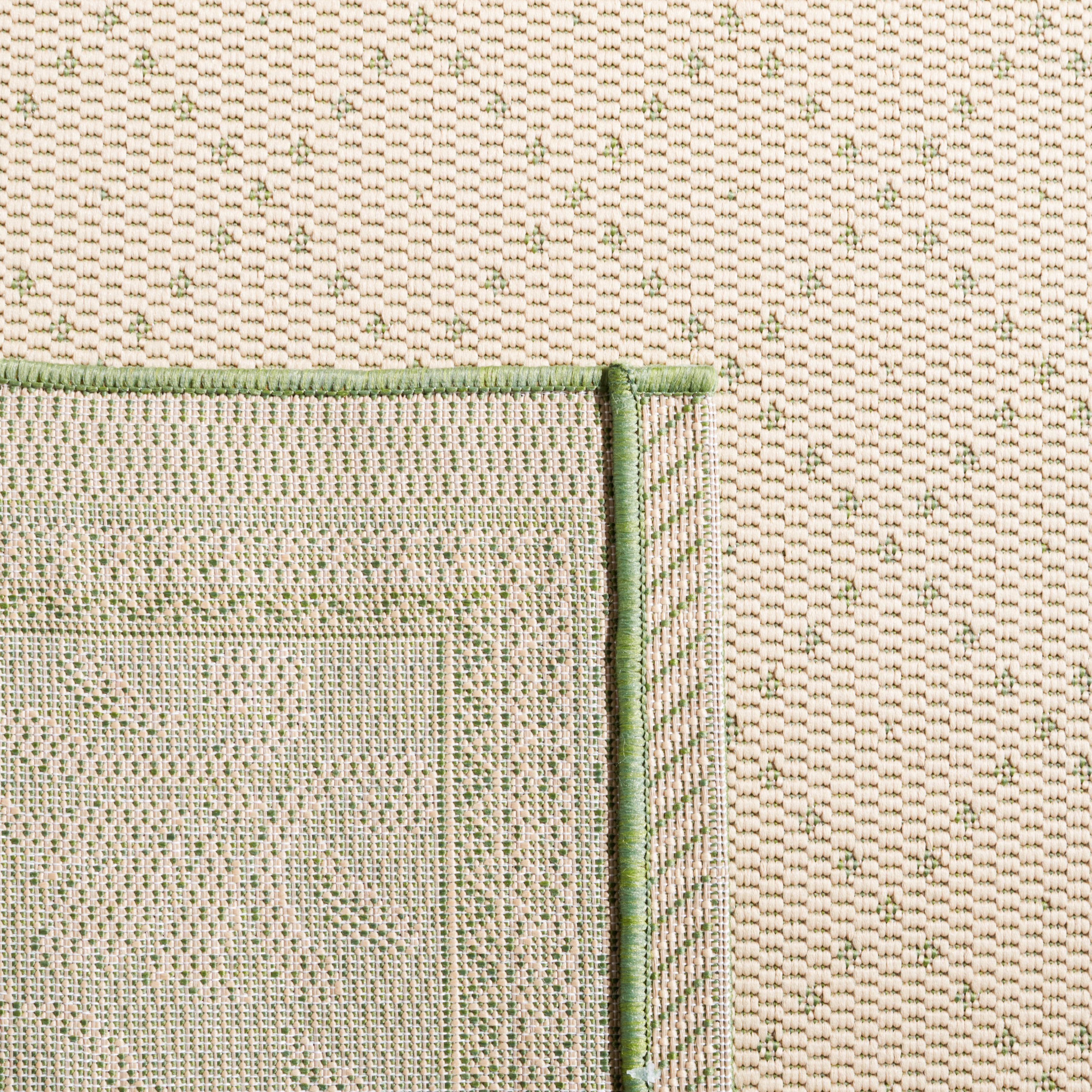 SAFAVIEH Courtyard Eva Traditional Indoor/Outdoor Area Rug, 5'3" x 7'7", Natural/Olive