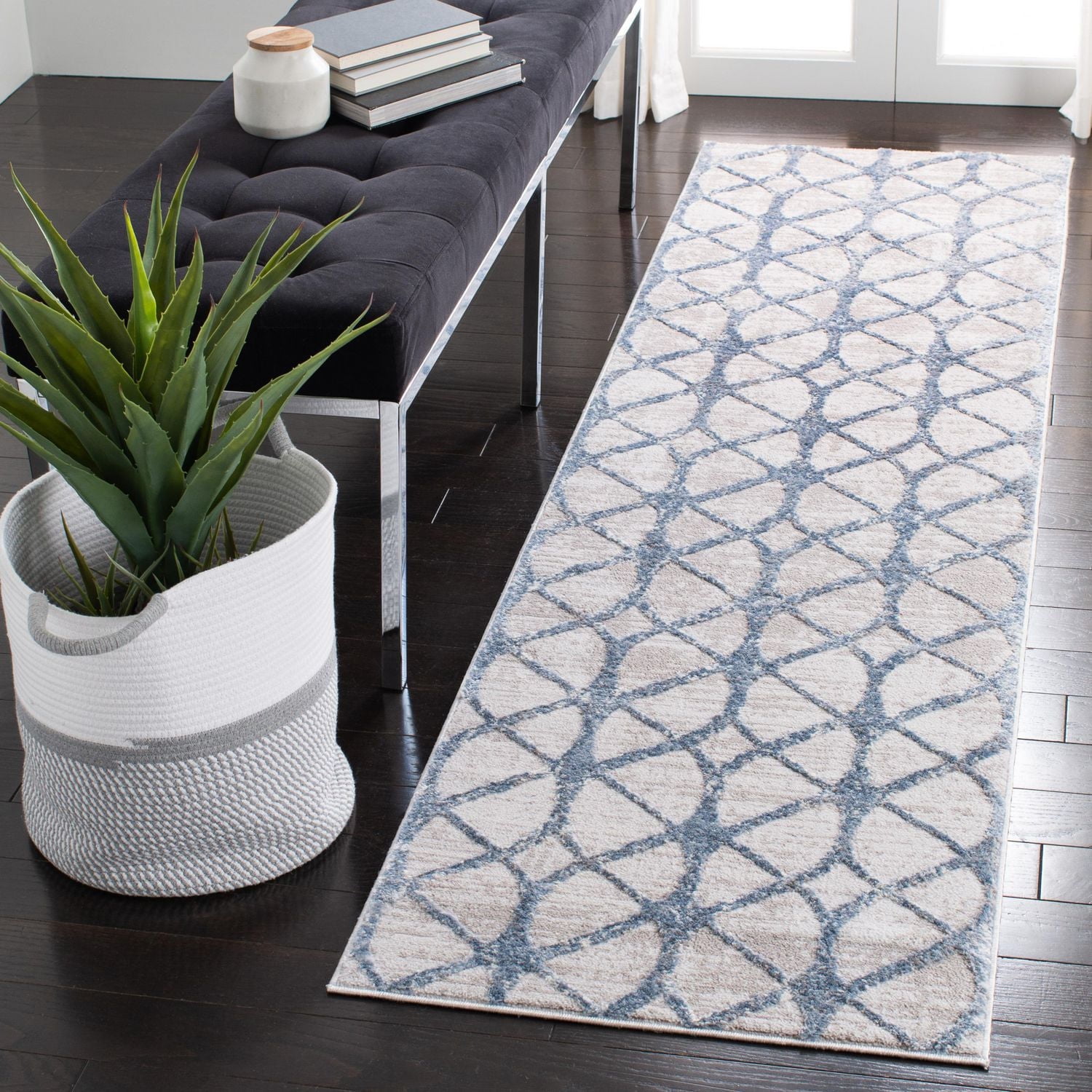 Safavieh Amelia Floella Geometric Area Rug