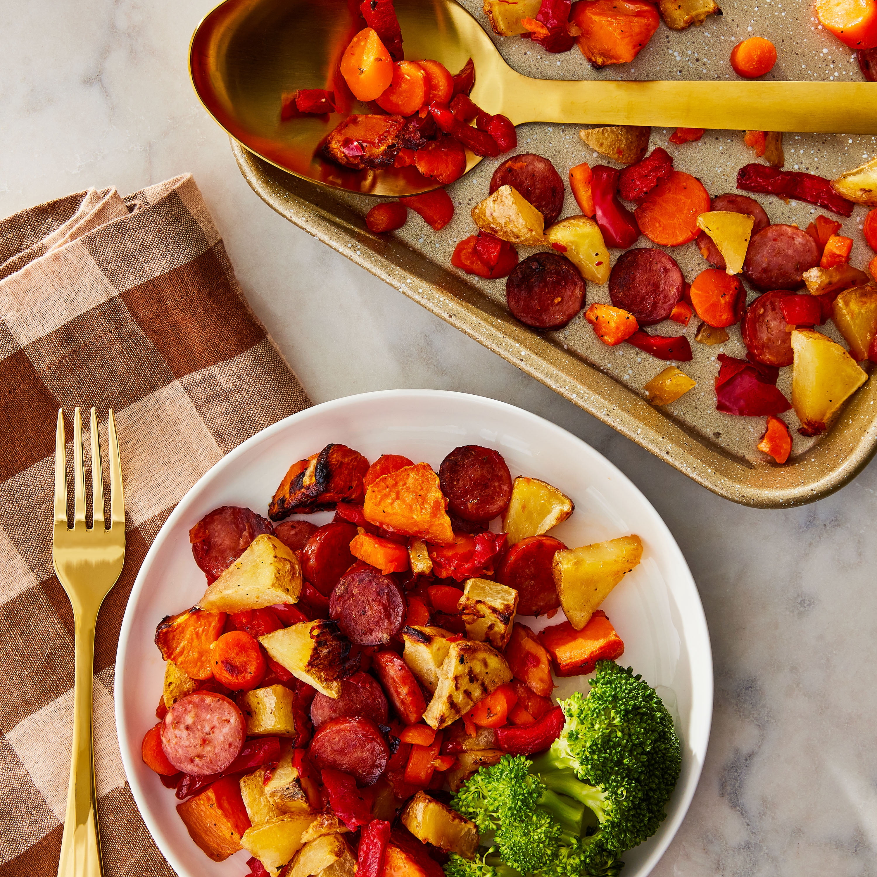 Great Value Hot Honey Sausage & Vegetables Sheet Pan Meal, 31 oz (Frozen)