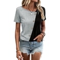 thumbnail image 1 of Mujeres manga corta Top casual moda color bloqueo redondo Masajeadores de cuello verano camiseta con botón decoración para diario gris claro XXL, 1 of 7