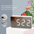 thumbnail image 2 of Reloj de mesa digital con espejo LED, pantalla de fecha y temperatura para dormitorio, 2 of 5