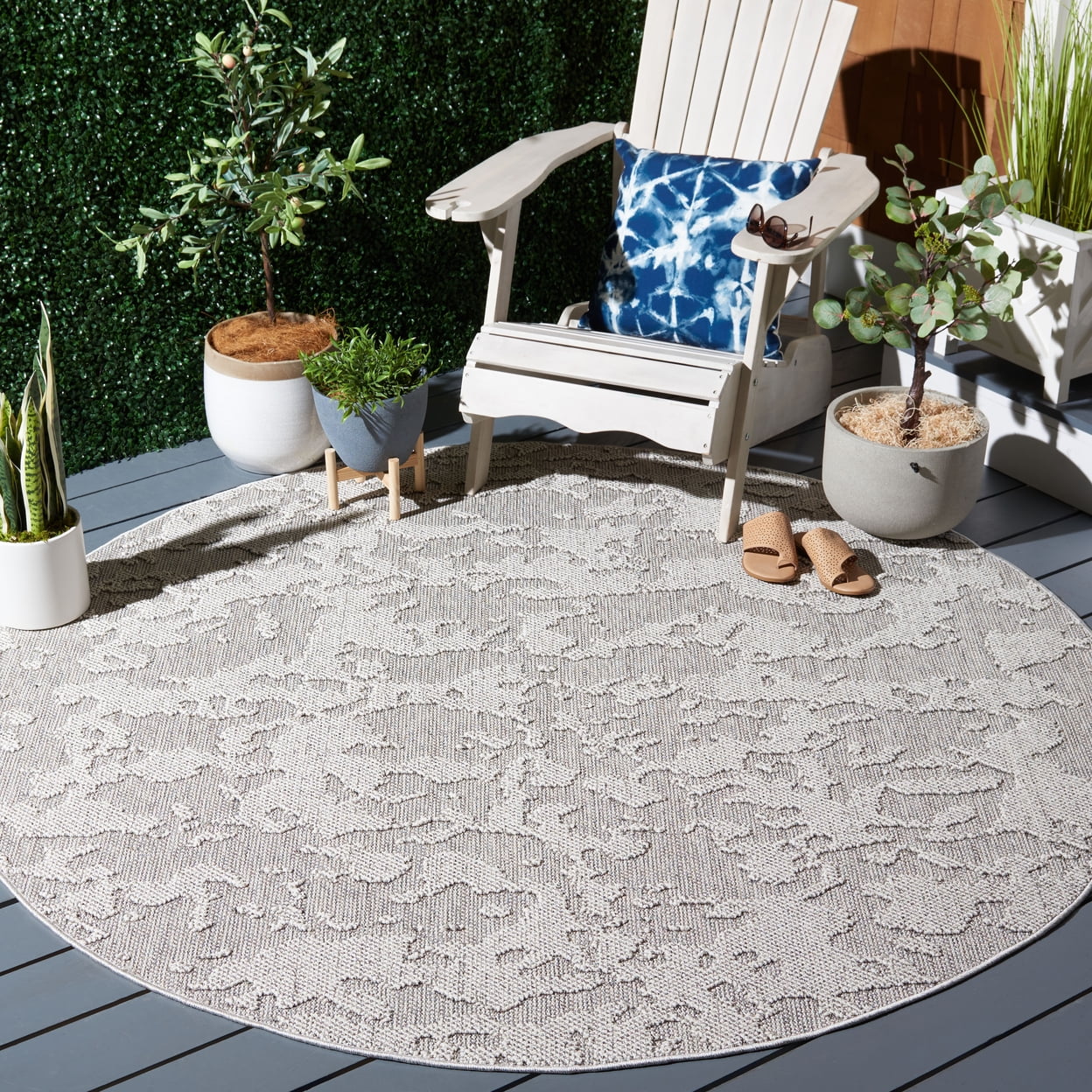 SAFAVIEH Global Herleva Abstract Indoor/Outdoor Area Rug, Grey/Light Grey, 6'7" x 6'7" Round