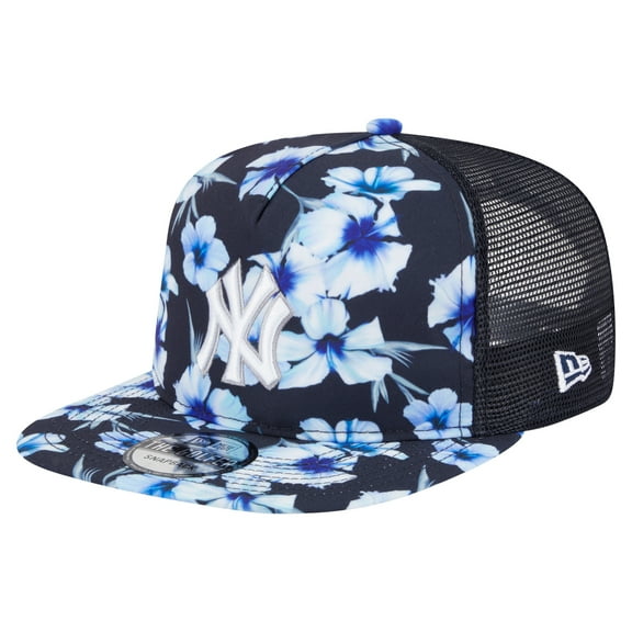 Men's New Era Navy New York Yankees Adventure Pattern Golfer Trucker Snapback Hat