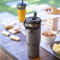 thumbnail image 2 of Vaso Stanley Quencher H2.0 Flowstate de acero inoxidable aislado al vacío con tapa y pajita para agua, té helado o café 30oz, 2 of 6