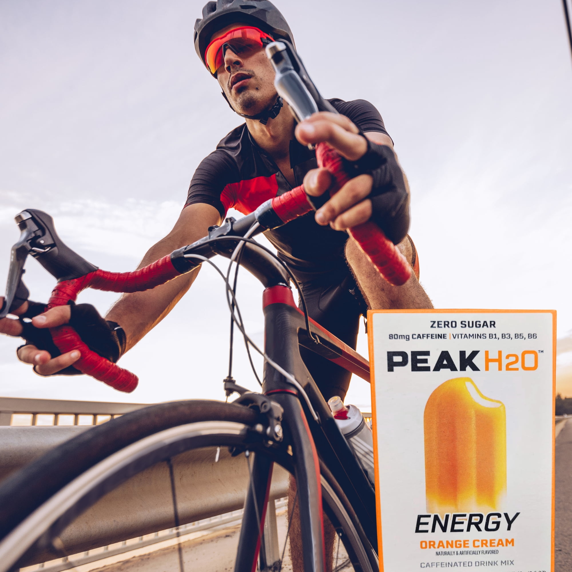Peak H20 Orange Cream Energy Drink Mix 2 Boxes 12 Total Servings, Zero Sugar Low Calorie Caffeinated Beverage Packets for Sports Gym Workout with Snoep in Beperkte Oplage