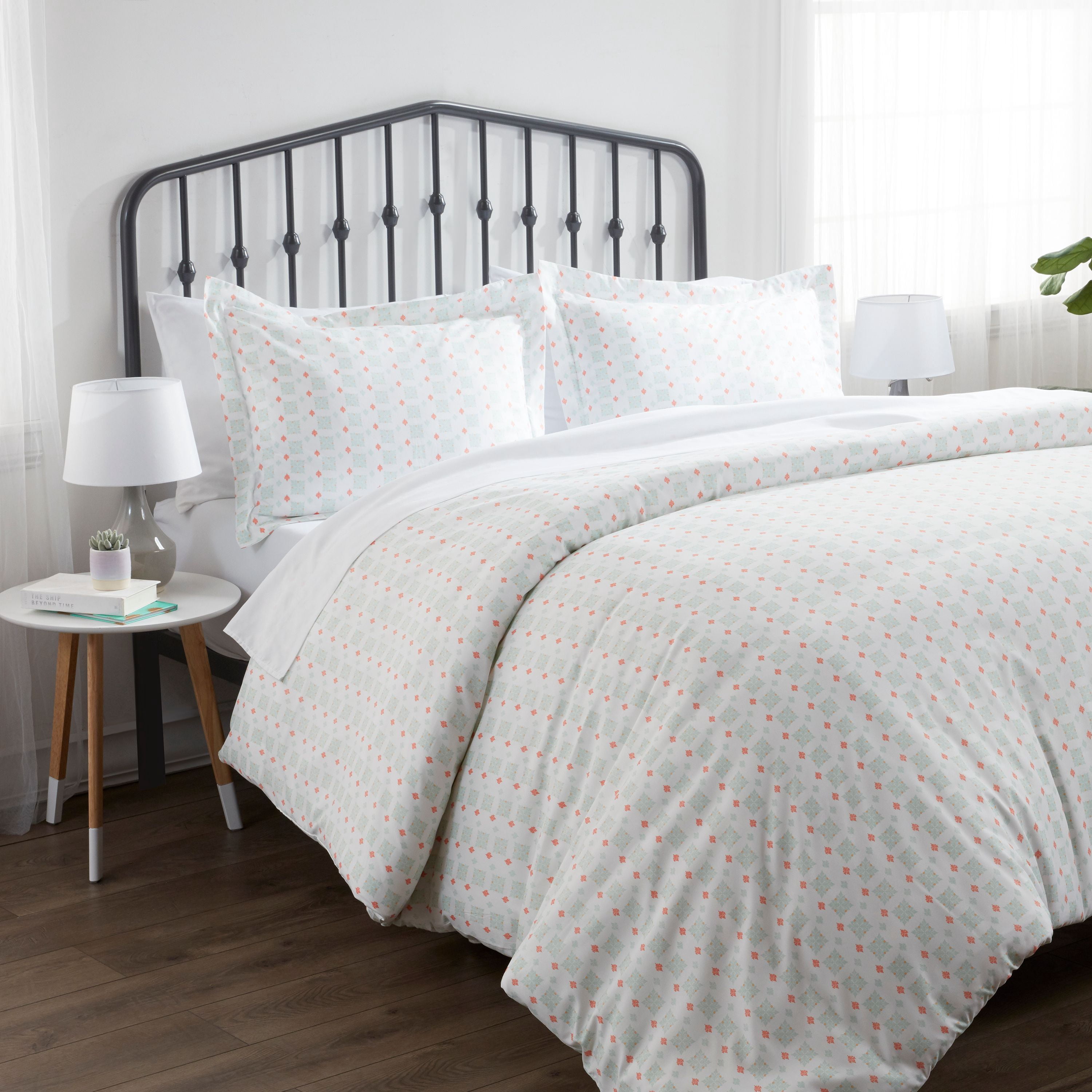 Noble Linens Aqua Lights in Blue Pattern 3-Piece Duvet Cover Set, King/Calking