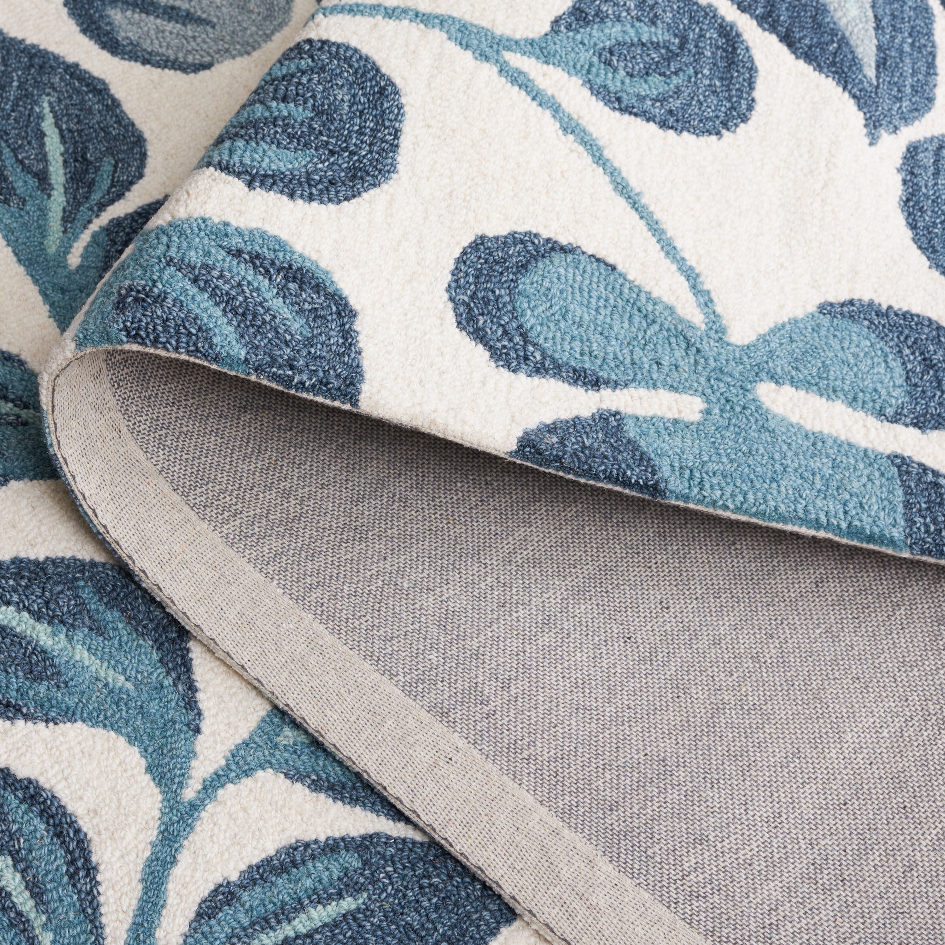 SAFAVIEH Jardin Quinton Leaves Area Rug, Ivory/Blue, 4' x 6'