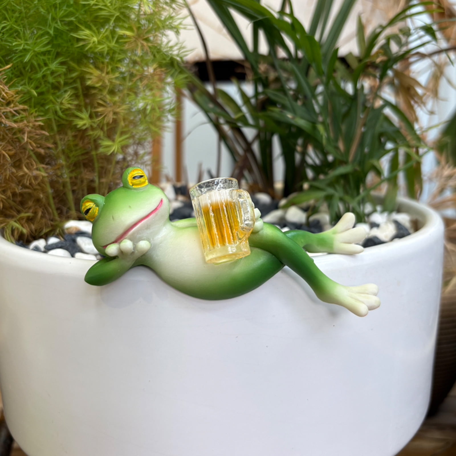 Tipsy Frogs Figurines Flower Pots Huggers Frogs Sculptures Outdoor Garden Statue Plant Pots Decorations Gift