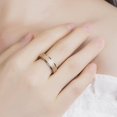 thumbnail image 4 of Anillo de ansiedad de acero inoxidable de titanio para mujeres y hombres, tamaño 7, ancho 6 mm, color: Oro rosa-arcoíris-, color acero con acabado arenado, 4 of 5