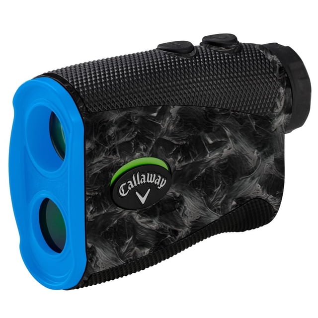 telémetro láser para golf callaway golf 300 pro edición limitada humo — 3/4 frontal del dispositivo compacto con cuerpo marmoleado gris humo, borde frontal azul y logo Callaway; agarre acanalado, dos lentes frontales, ocular trasero y botones superiores; mide pendientes, alcance 5–1000 yardas, aumento 6x y bloqueo de pin; a menudo usado para confirmar distancias de bandera y también adecuado para sesiones de práctica en campo.