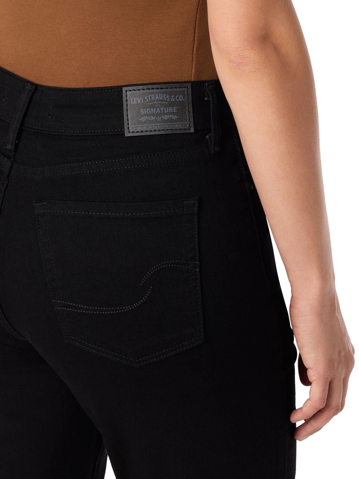 Levi Strauss Signature Women's Mid Rise Capri