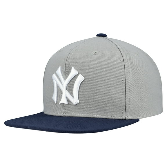 Men's Mitchell & Ness Gray New York Yankees Cooperstown Collection Basic Flip Snapback Hat