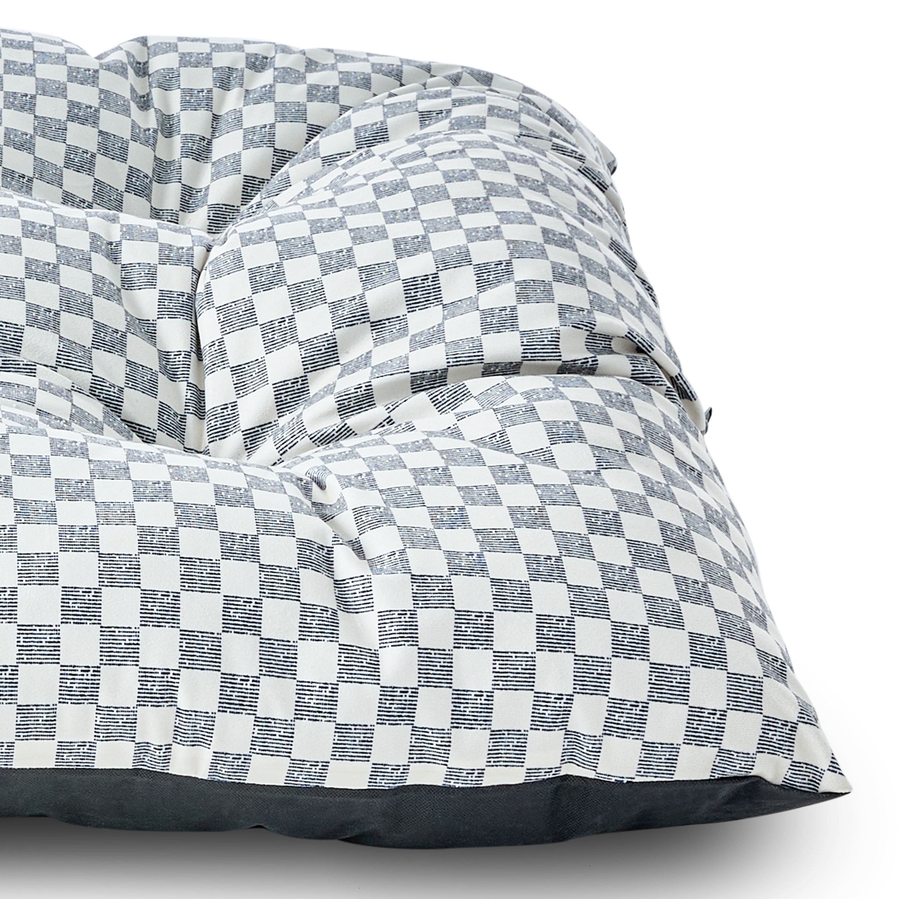 Vibrant Life Extra Large Tufted Pillow Dog Bed, Black and White, 34" x 46"