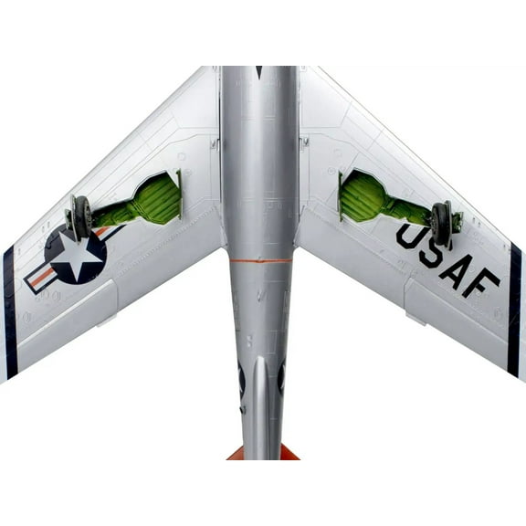 Revell  Level 4 Republic F-84F Thunderstreak Aircraft US Air Force Thunderbirds Monogram Series 1-48 Scale Model Kit