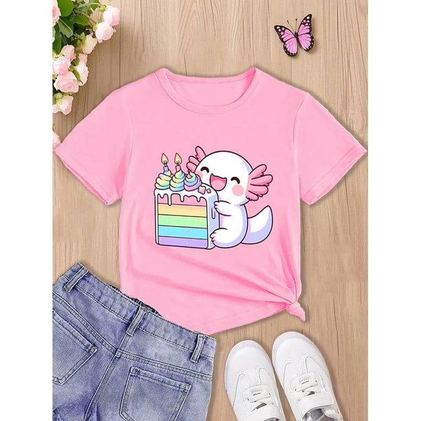 Adorable camiseta con estampado de pastel de cumpleaños de ajolote: suave y cómoda camiseta de cuello redondo para niños y niñas. Top rosa informal de verano con un divertido diseño de dibujos animad