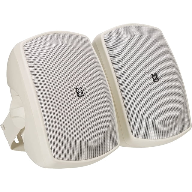bocinas yamaha nsaw190 instalación pasiva color blanco par de bafles de muro blancos con rejilla metálica curvada y logo Yamaha centrado, carcasa plástica con base para repisa y arnés de montaje lateral visible, bafles 2 vías para audio ambiental, tiendas y teatro en casa; también aptas para monitoreo ambiental en espacios pequeños.