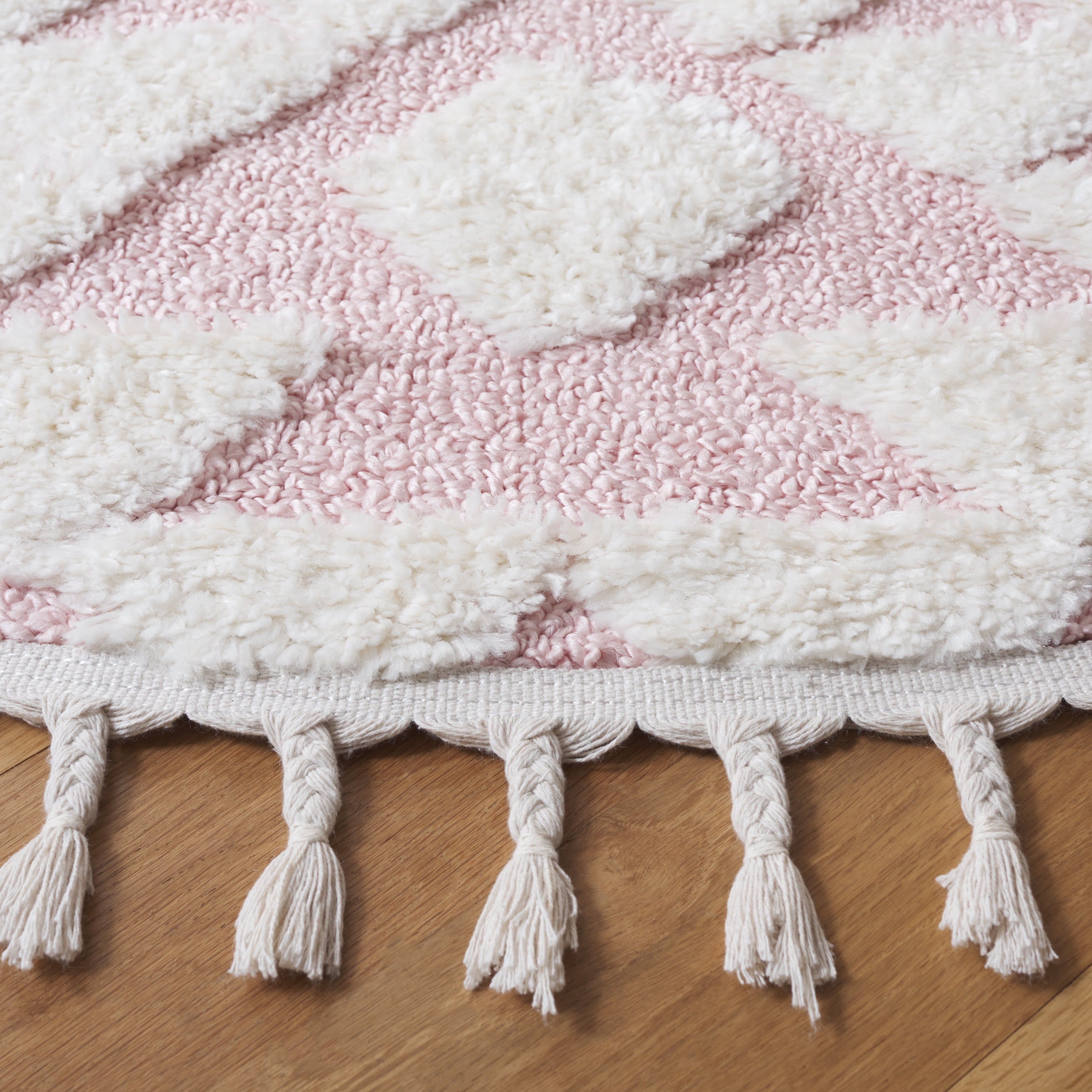 Safavieh Moroccan Tassel Larry Geometric Shag Area Rug, Ivory/Pink, 3' x 3' Round