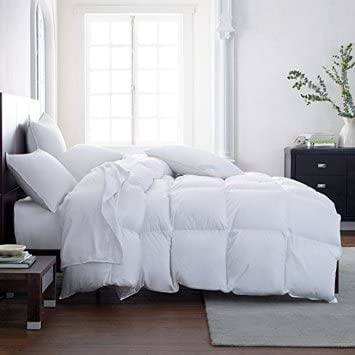 Edredón Lavish Comforts Down Alternative King, color blanco