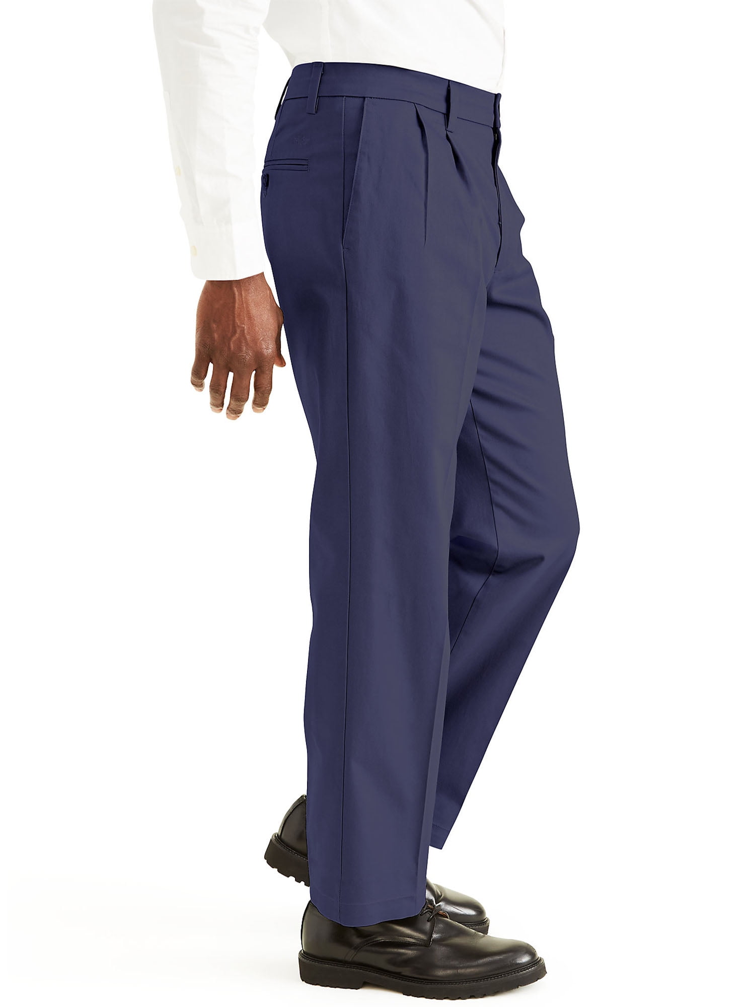 Dockers Men's Pleated Classic Fit Signature Khaki Lux Cotton Stretch Pants