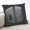 thumbnail image 1 of Ahgly Company Color Focus Black Coussin Décoratif d'Intérieur, 18 Po X 18 Po, 1 of 6