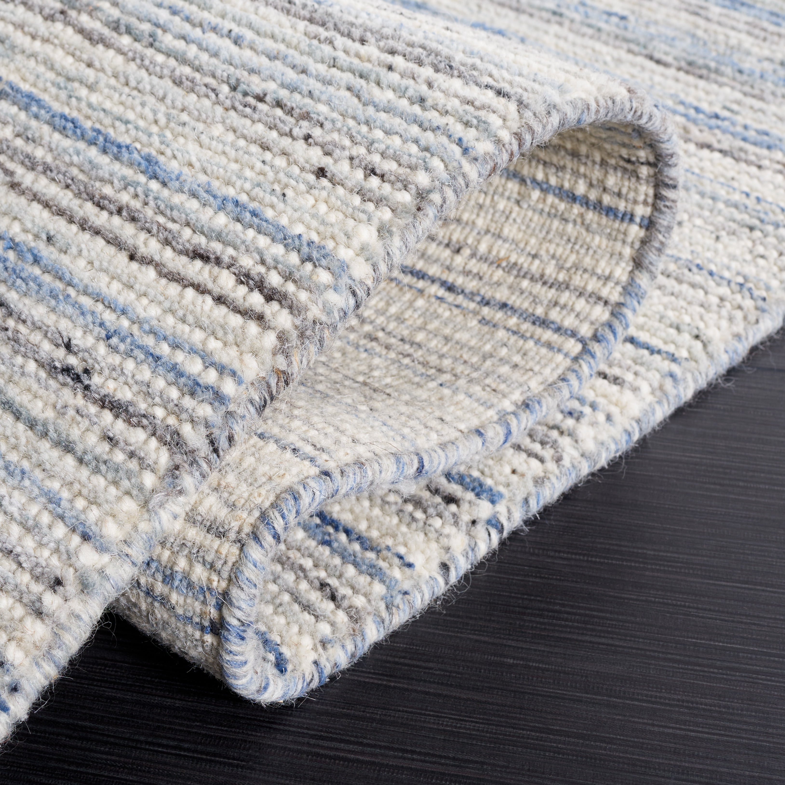 SAFAVIEH Mirage Toby Solid Area Rug, Ivory/Blue, 4' x 6'