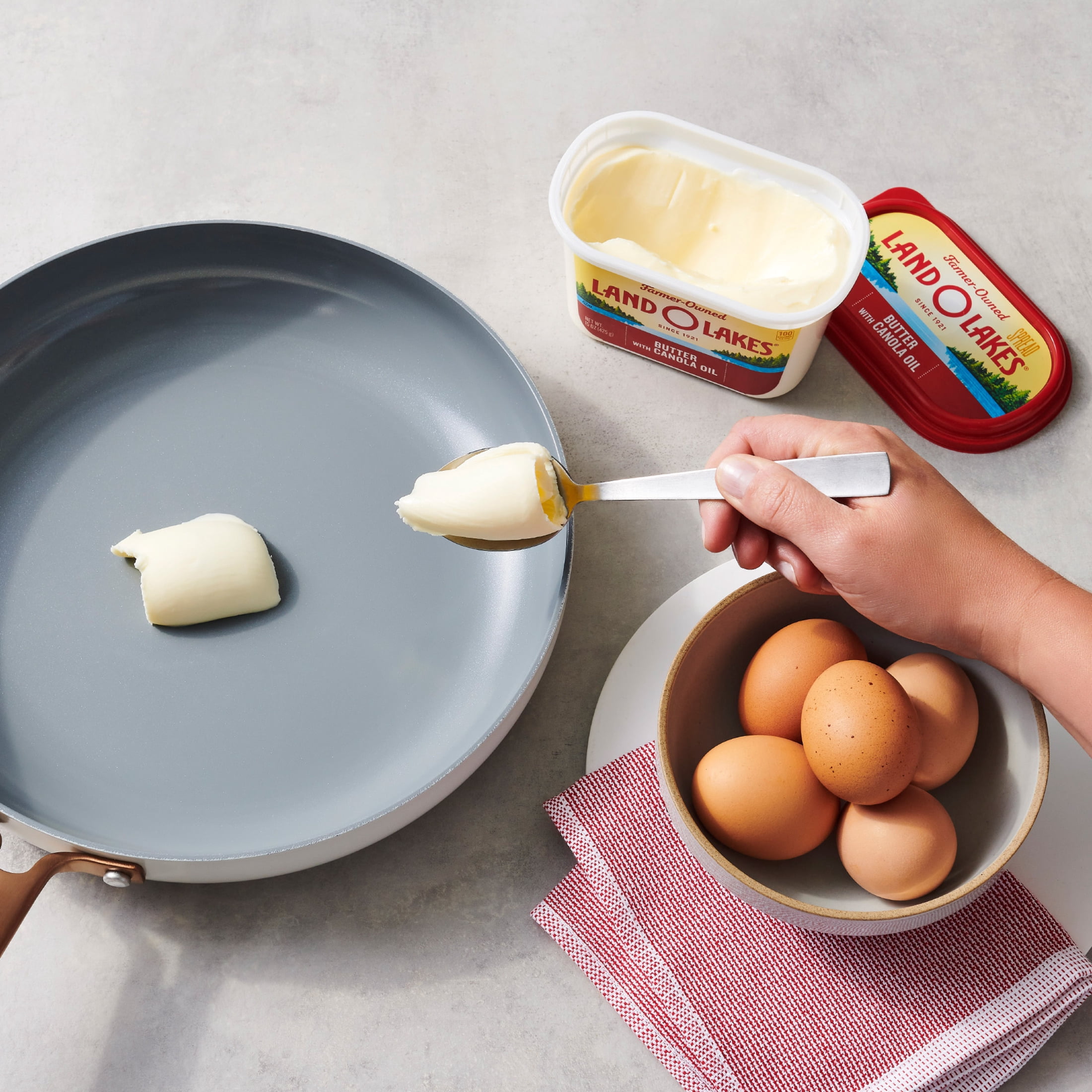 Land O Lakes Butter with Canola Oil, Spreadable, 24 oz Tub